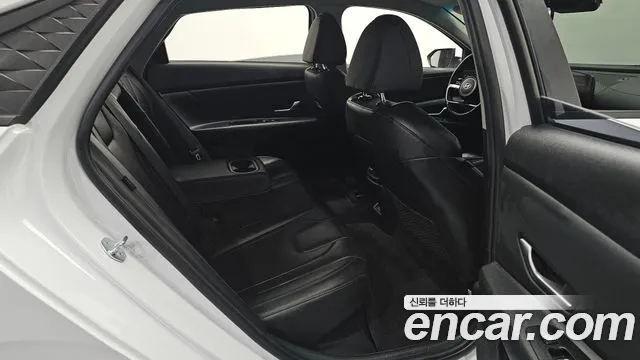 Hyundai Avante CN7 — Фото автомобиля 16