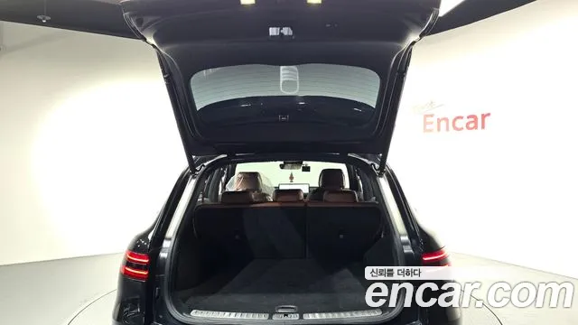 Genesis GV70 — Фото автомобиля 24