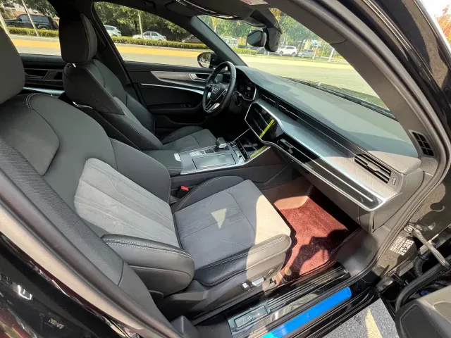 Audi A6L — Фото автомобиля 14
