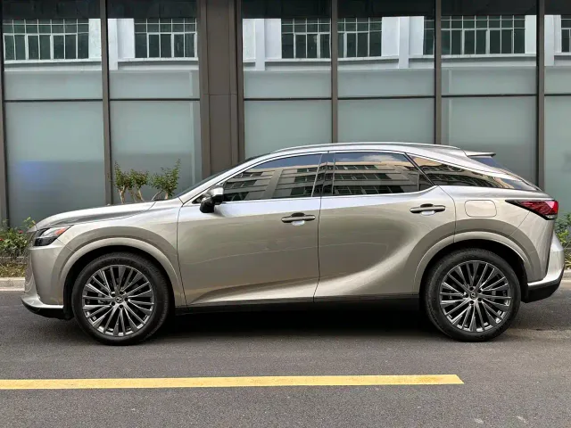 Lexus RX — Фото автомобиля 4