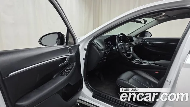 Hyundai Sonata — Фото автомобиля 10
