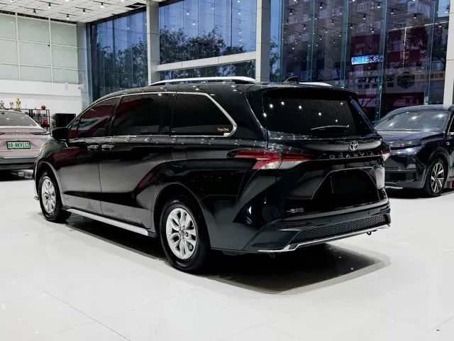 Toyota Granvia — Фото автомобиля 5