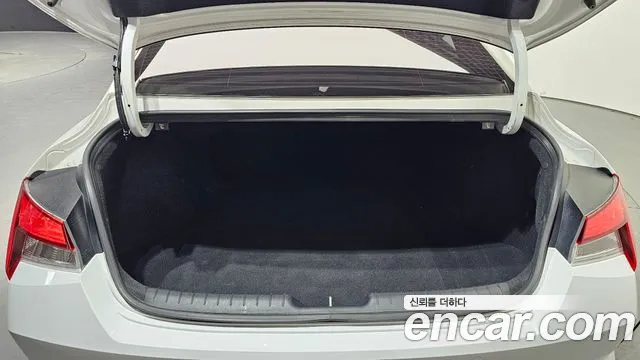 Hyundai AVANTE Avante (CN7) — Фото автомобиля 20