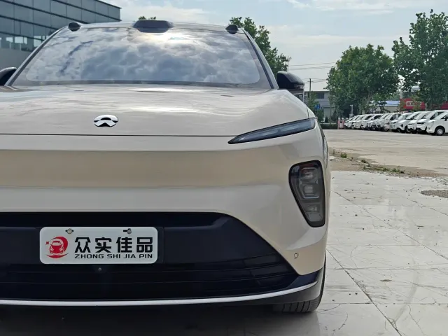 Nio ES8 — Фото автомобиля 26