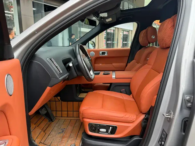 Li Auto L9 — Фото автомобиля 10