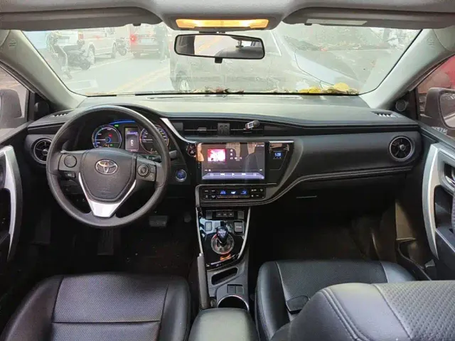 Toyota Corolla Twin Engine E+ — Фото автомобиля 12