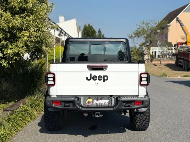 Jeep Gladiator 2023 3.6L Overland — Фото автомобиля 5