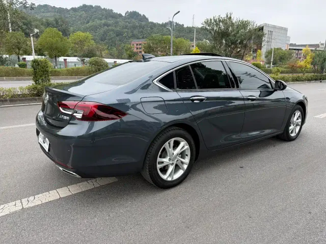 Buick Regal — Фото автомобиля 10