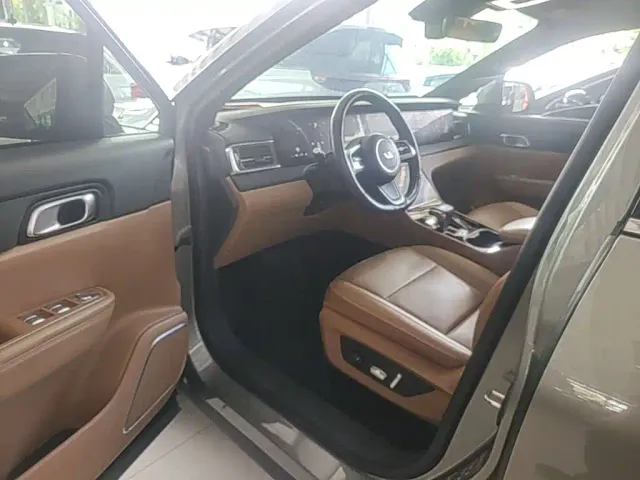Li Auto ONE — Фото автомобиля 15