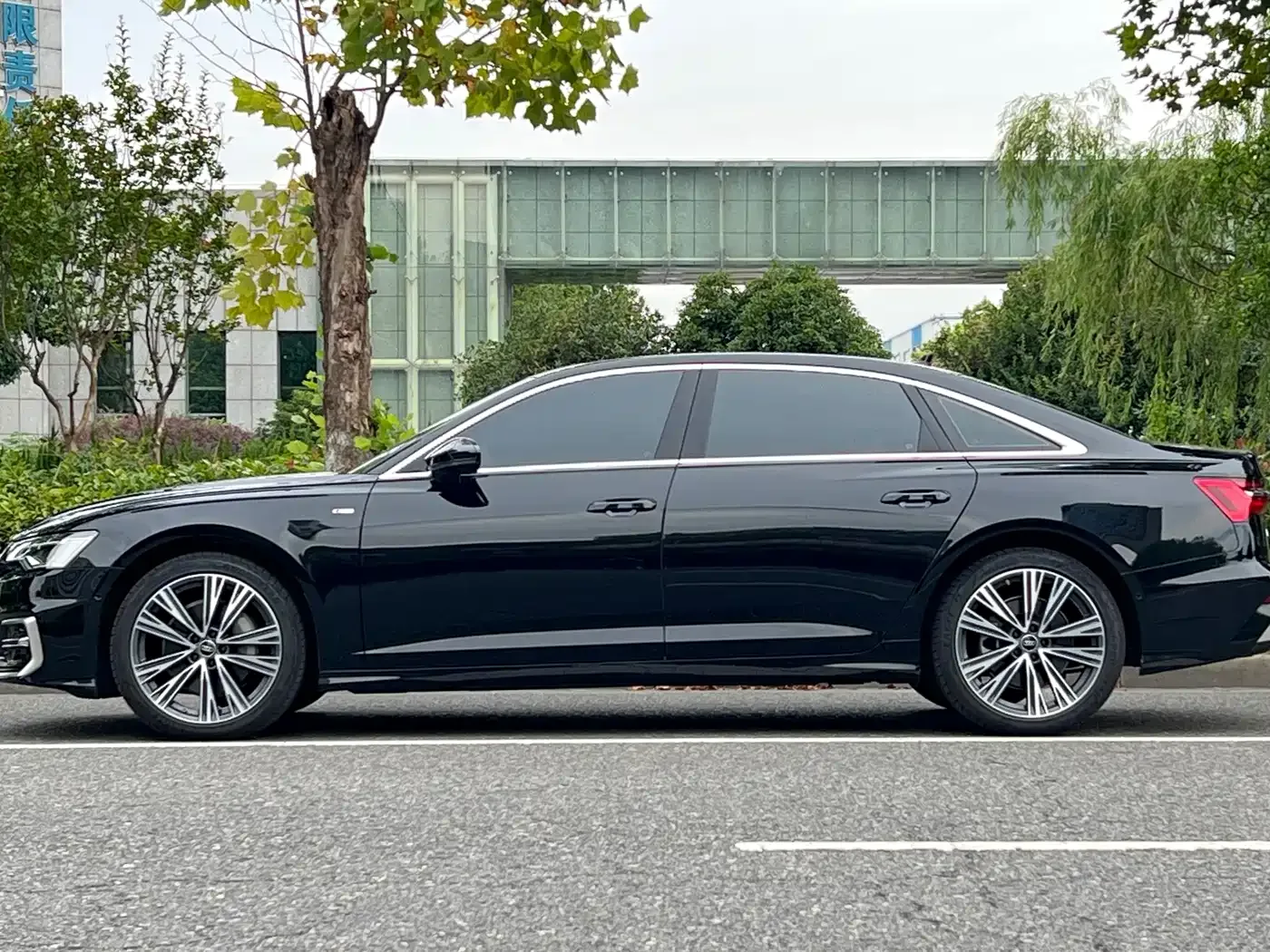 Audi Audi A6L 2024 45 TFSI quattro Premium Dynamic — Фото автомобиля 5