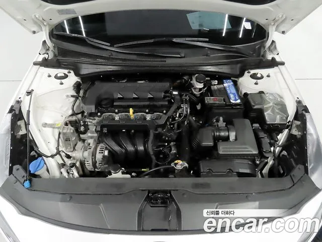 Hyundai Avante CN7 — Фото автомобиля 6