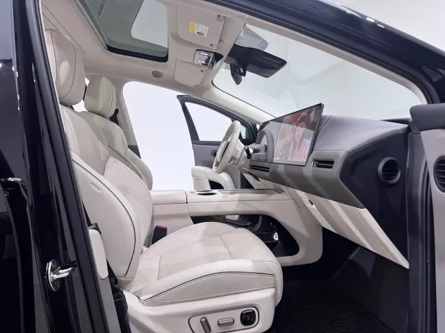 Li Auto i8 — Фото автомобиля 8