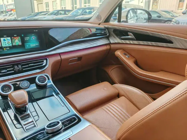 Hongqi H9 — Фото автомобиля 6