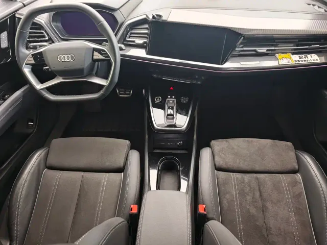 Audi Q4 e-tron — Фото автомобиля 6
