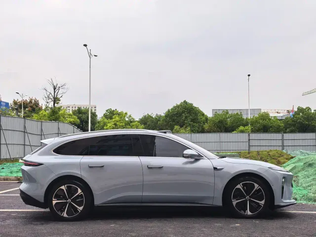 Nio ET5 Touring — Фото автомобиля 9