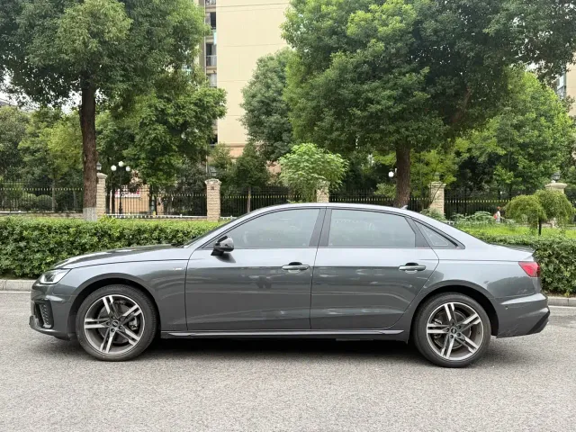 Audi Audi A4L 2022 40 TFSI Luxury Dynamic — Фото автомобиля 6