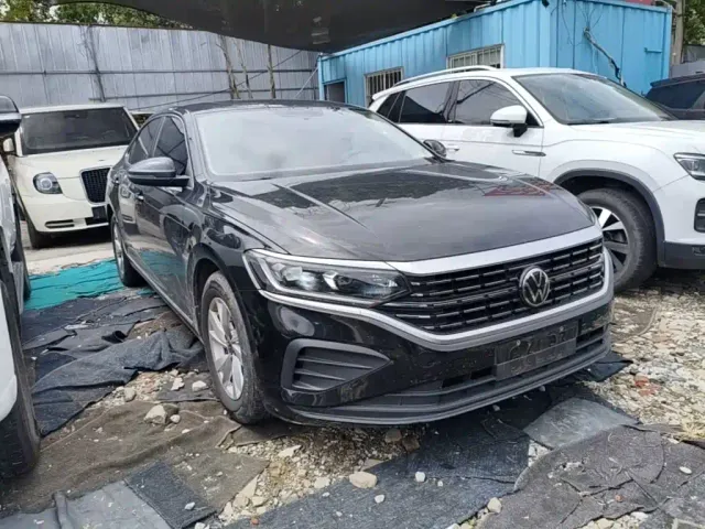 Volkswagen Passat — Фото автомобиля 3