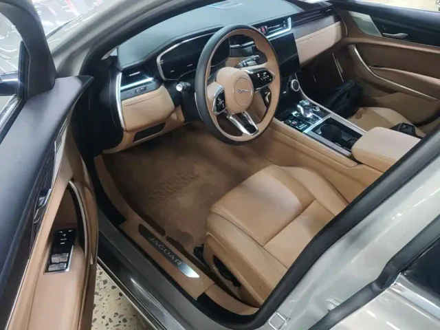 Jaguar XFL — Фото автомобиля 15