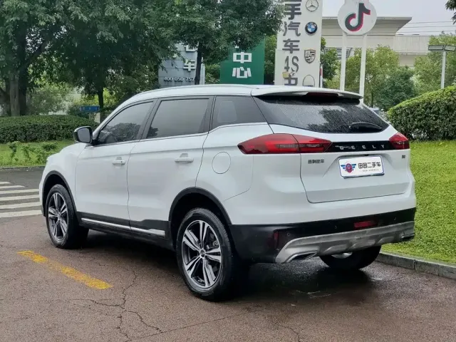 Geely Boyue — Фото автомобиля 4