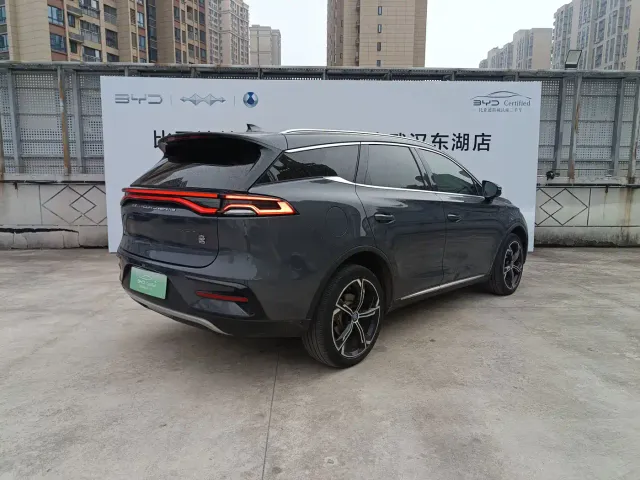 BYD Tang — Фото автомобиля 19