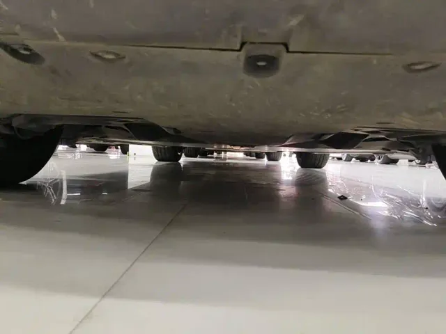 Tesla Model Y — Фото автомобиля 10