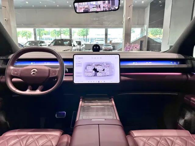 Nio ES8 — Фото автомобиля 18