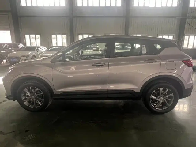 Geely Binyue — Фото автомобиля 8