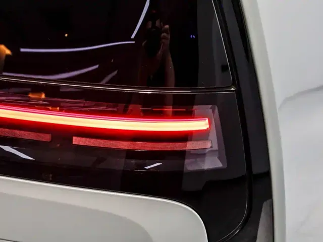Li Auto MEGA — Фото автомобиля 29