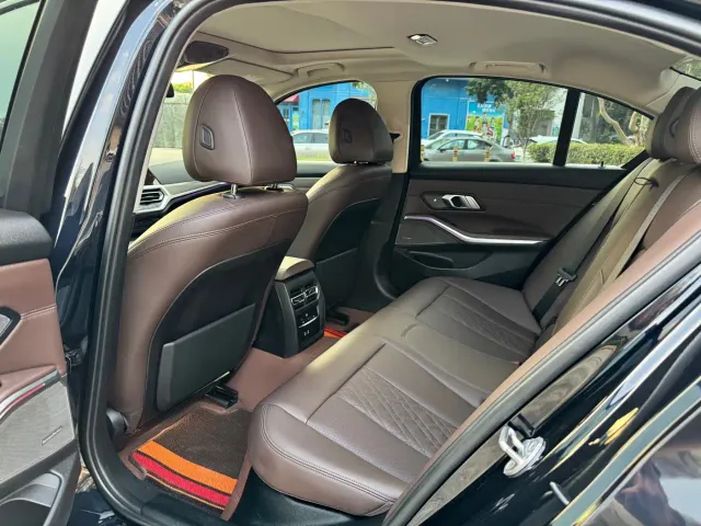 BMW 3 Series — Фото автомобиля 12