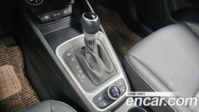 Hyundai Venue Venue 1.6 Modern Plus — Фото автомобиля 9