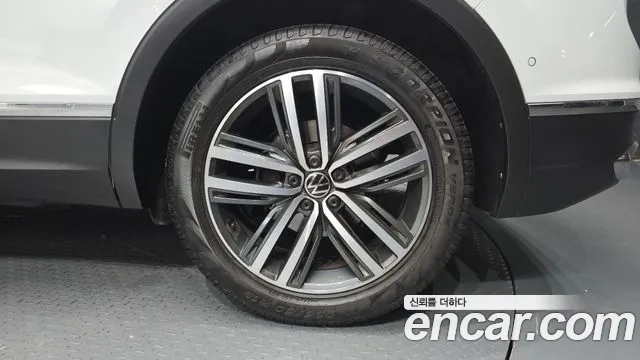 Volkswagen Tiguan Tiguan 2 поколение 2.0 TDI Prestige — Фото автомобиля 19