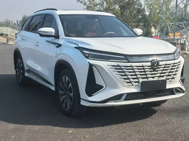 Фотография автомобиля — Changan CS75 Plus