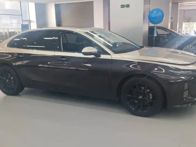 Hongqi H5 — Фото автомобиля 5