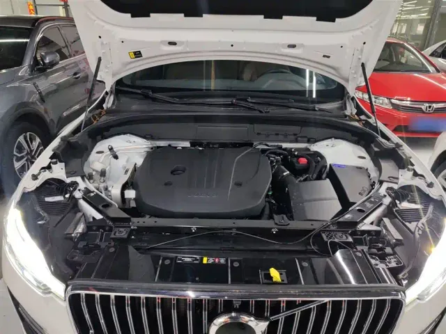 Volvo XC60 — Фото автомобиля 19