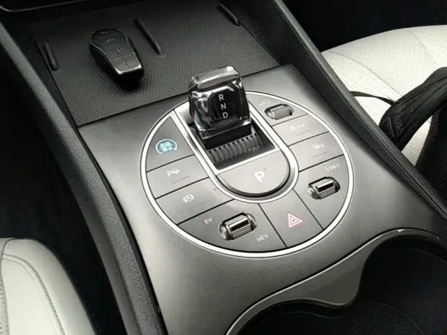 BYD Seal 05 DM-i — Фото автомобиля 13