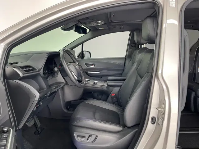 Toyota Sienna — Фото автомобиля 9