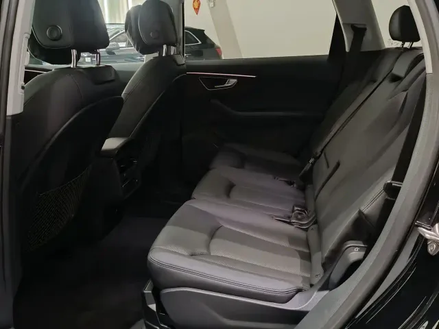 Audi Q7 — Фото автомобиля 10