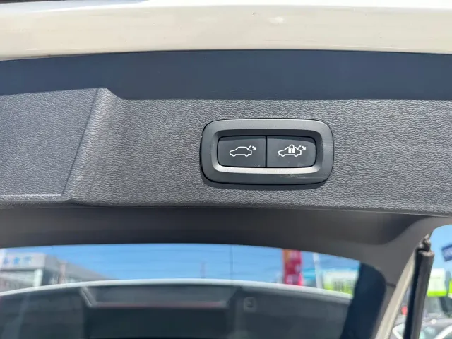 Volvo XC40 — Фото автомобиля 12