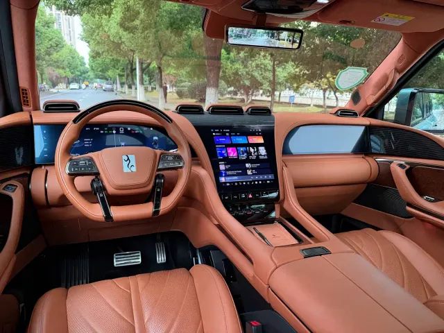 BYD U8 — Фото автомобиля 17