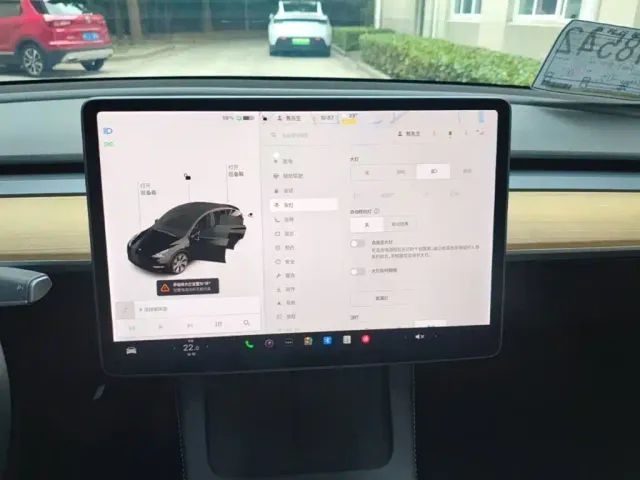 Tesla Model Y — Фото автомобиля 12