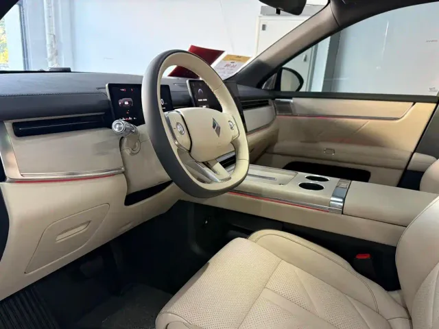 Huajing Baojun S — Фото автомобиля 14