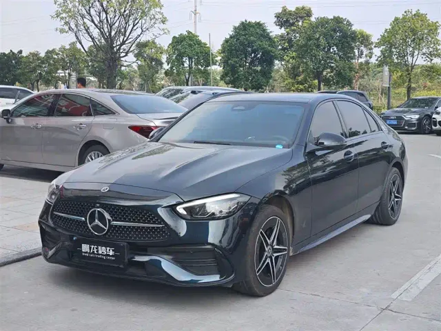 Фотография автомобиля — Mercedes-Benz C-Class