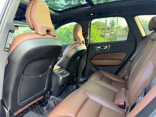 Volvo XC60 — Фото автомобиля 6