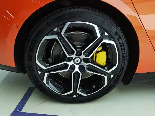 Xiaomi SU7 — Фото автомобиля 6