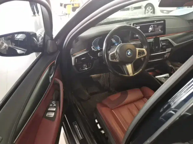 BMW 5 Series — Фото автомобиля 15