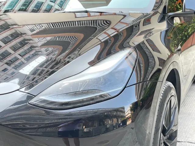 Tesla Model Y — Фото автомобиля 9
