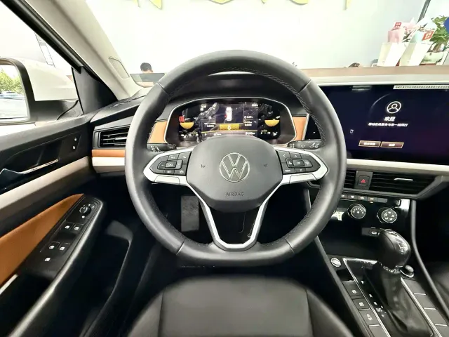 Volkswagen Bora — Фото автомобиля 9