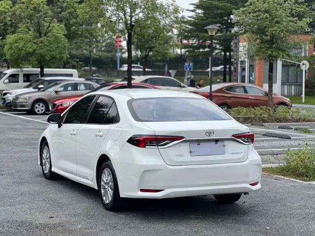 Toyota Corolla — Фото автомобиля 4