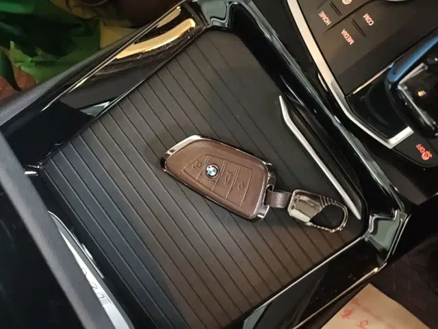 BMW iX3 — Фото автомобиля 8