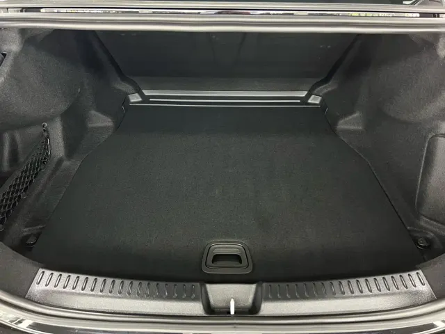 Mercedes-Benz E-Class — Фото автомобиля 25